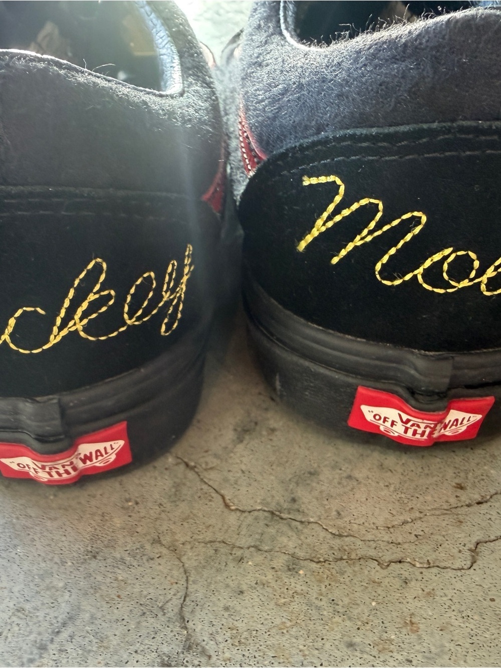 Vans Disney Mickey Mouse Club Old Skool Black Red Suede Sneakers Men’s 10.5 - Picture 6 of 12